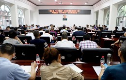 安乡县召开“三个规定”大宣讲暨党政领导干部严格执行“三个规定”公开承诺会