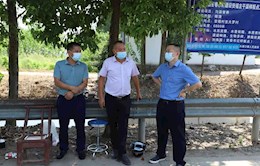 周宏林督导乡镇疫情防控网格化服务管理工作