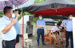 周宏林到大湖口镇督导疫情防控工作